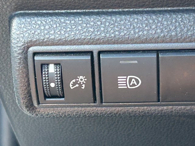 Used 2024 Toyota Corolla LE FWD image 23