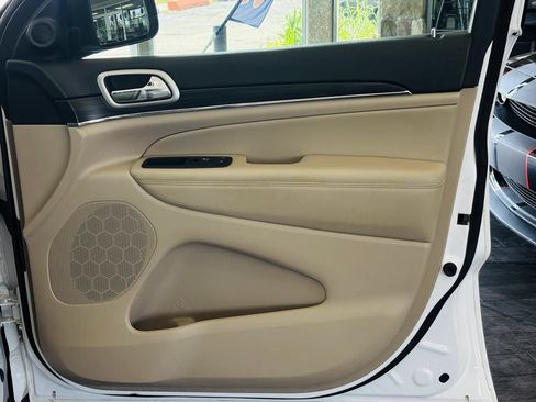 Used 2020 Jeep Grand Cherokee Limited AWD/4WD image 39