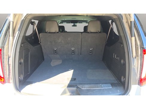 Used 2022 GMC Yukon XL AT4 w/ Technology Package AWD/4WD image 15