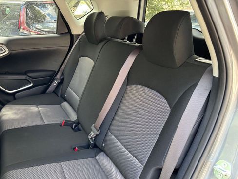 Used 2025 Kia Soul LX w/ LX Technology Package FWD image 36