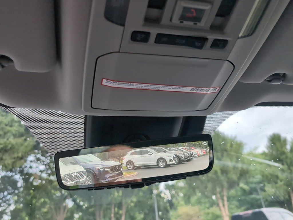 Used 2021 Toyota Highlander Platinum AWD/4WD image 29