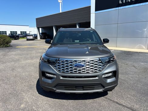 Used 2023 Ford Explorer Platinum w/ Technology Package AWD/4WD image 2