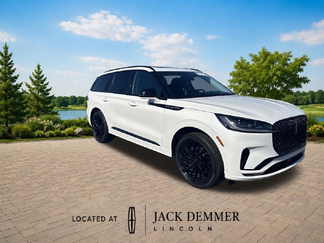 Used 2025 Lincoln Aviator Reserve w/ Jet Appearance Package AWD/4WD image 10