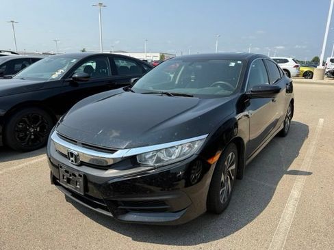 Used 2018 Honda Civic EX image 3