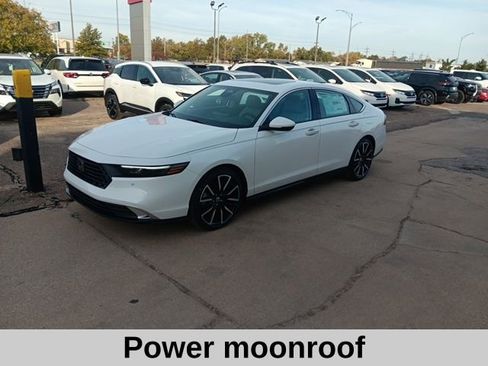 New 2025 Honda Accord Touring image 9