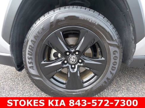 Used 2021 Toyota RAV4 XLE FWD image 11