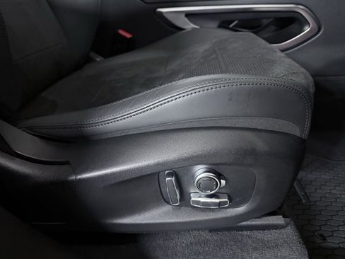 Used 2023 Jaguar F-PACE SVR image 29