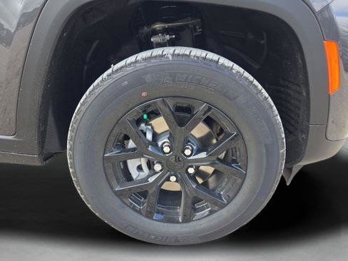New 2025 Jeep Grand Cherokee Altitude RWD image 33