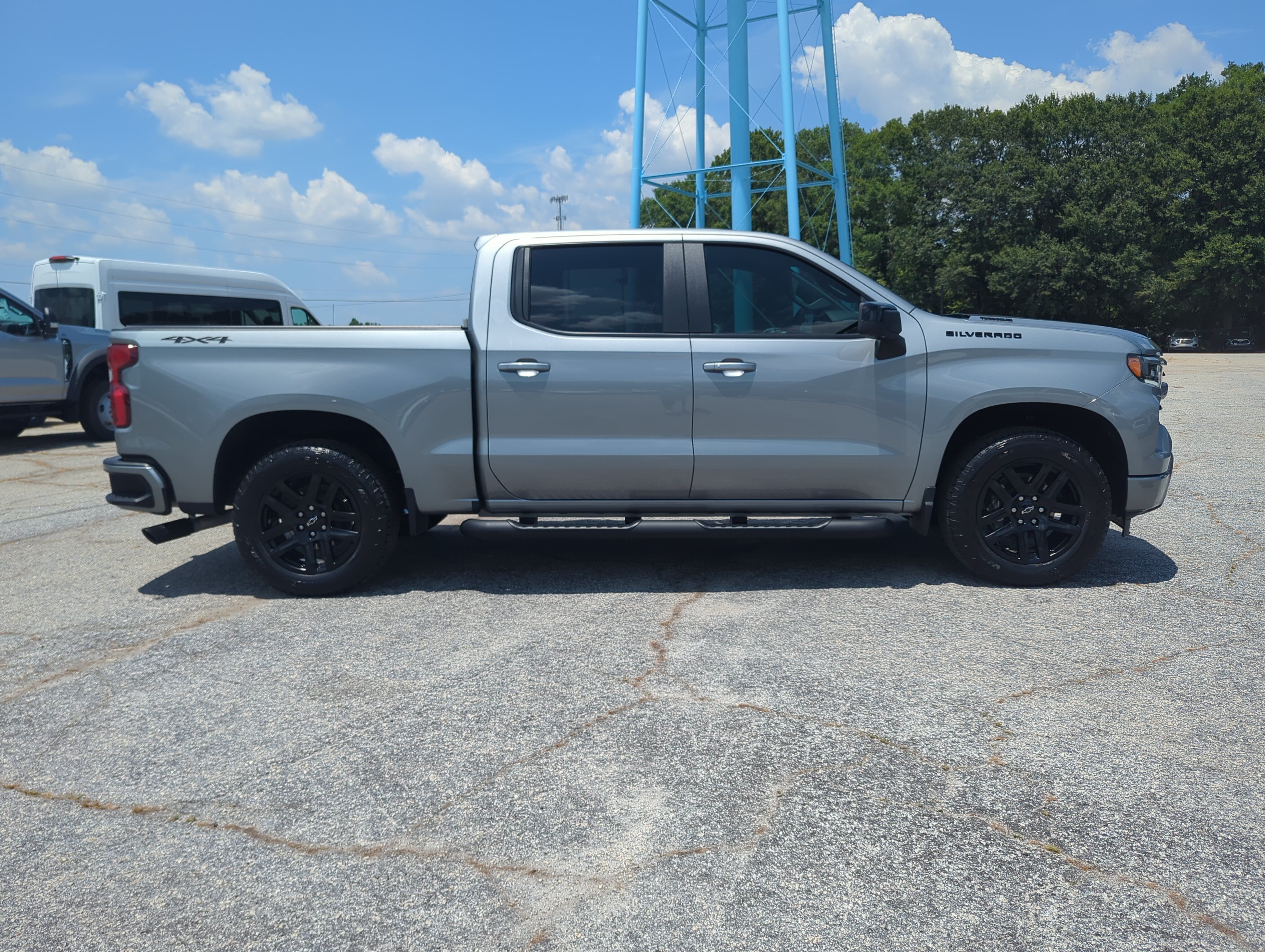 Used 2024 Chevrolet Silverado 1500 RST w/ Rally Edition AWD/4WD image 2