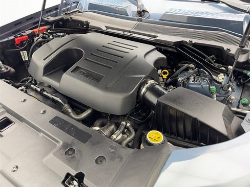 Used 2020 Land Rover Defender 110 SE image 73