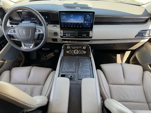 Certified 2023 Lincoln Navigator Reserve image 17