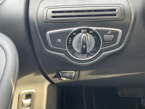 Used 2017 Mercedes-Benz GLC 300 4MATIC image 25