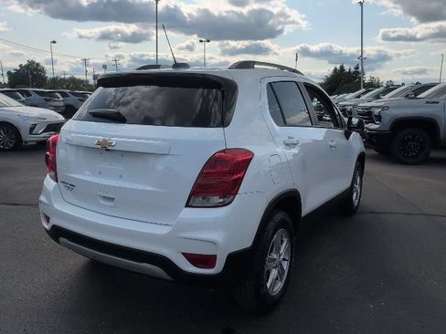 Used 2022 Chevrolet Trax LT w/ LT Convenience Package AWD/4WD image 7