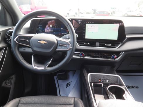 Used 2025 Chevrolet Equinox LT w/ Convenience Package II image 15