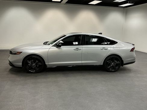 Used 2024 Honda Accord Sport image 2