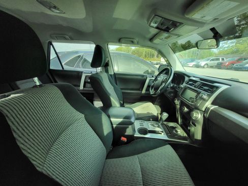 Used 2014 Toyota 4Runner SR5 image 8