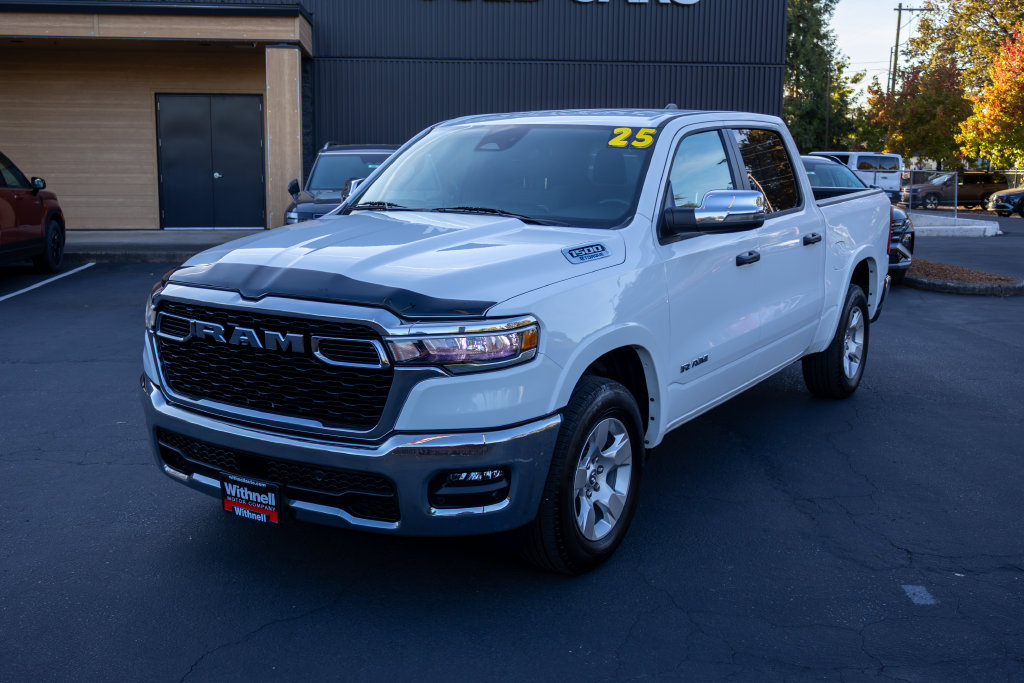 Used 2025 RAM 1500 Big Horn AWD/4WD image 3