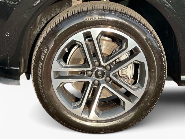 Certified 2025 Audi Q5 Premium w/ Convenience Package AWD/4WD image 10