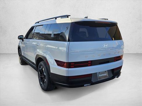Used 2025 Hyundai Santa Fe SEL FWD image 9