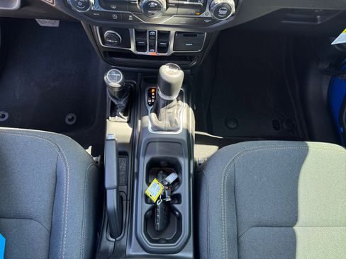 Used 2026 Jeep Wrangler Unlimited Sport AWD/4WD image 19