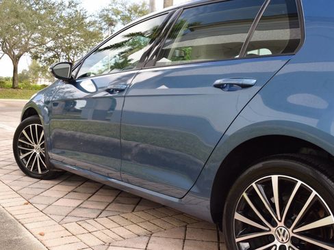 Used 2015 Volkswagen Golf TDI SE image 25