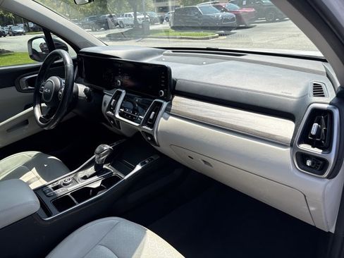 Used 2022 Kia Sorento EX w/ Panoramic Sunroof Package FWD image 27