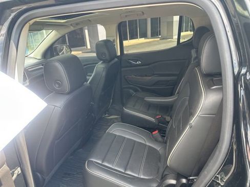 Used 2023 GMC Acadia Denali w/ Black Diamond Edition image 9