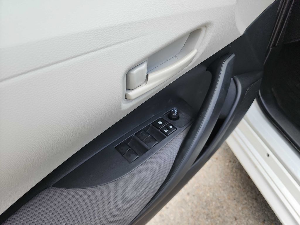 Used 2023 Toyota Corolla LE FWD image 12