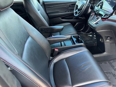Used 2023 Honda Odyssey Sport image 14