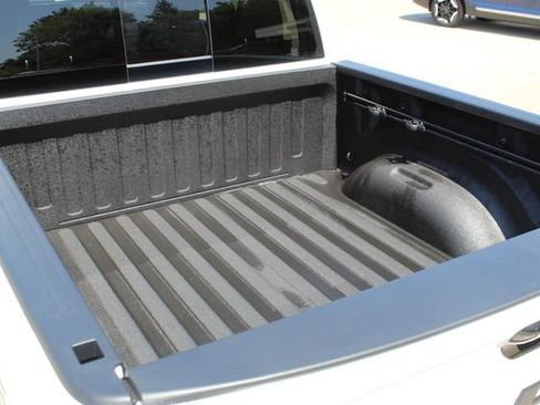 New 2026 RAM 1500 Laramie AWD/4WD image 10