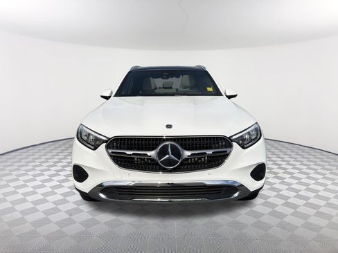 Used 2025 Mercedes-Benz GLC 350e 4MATIC image 2