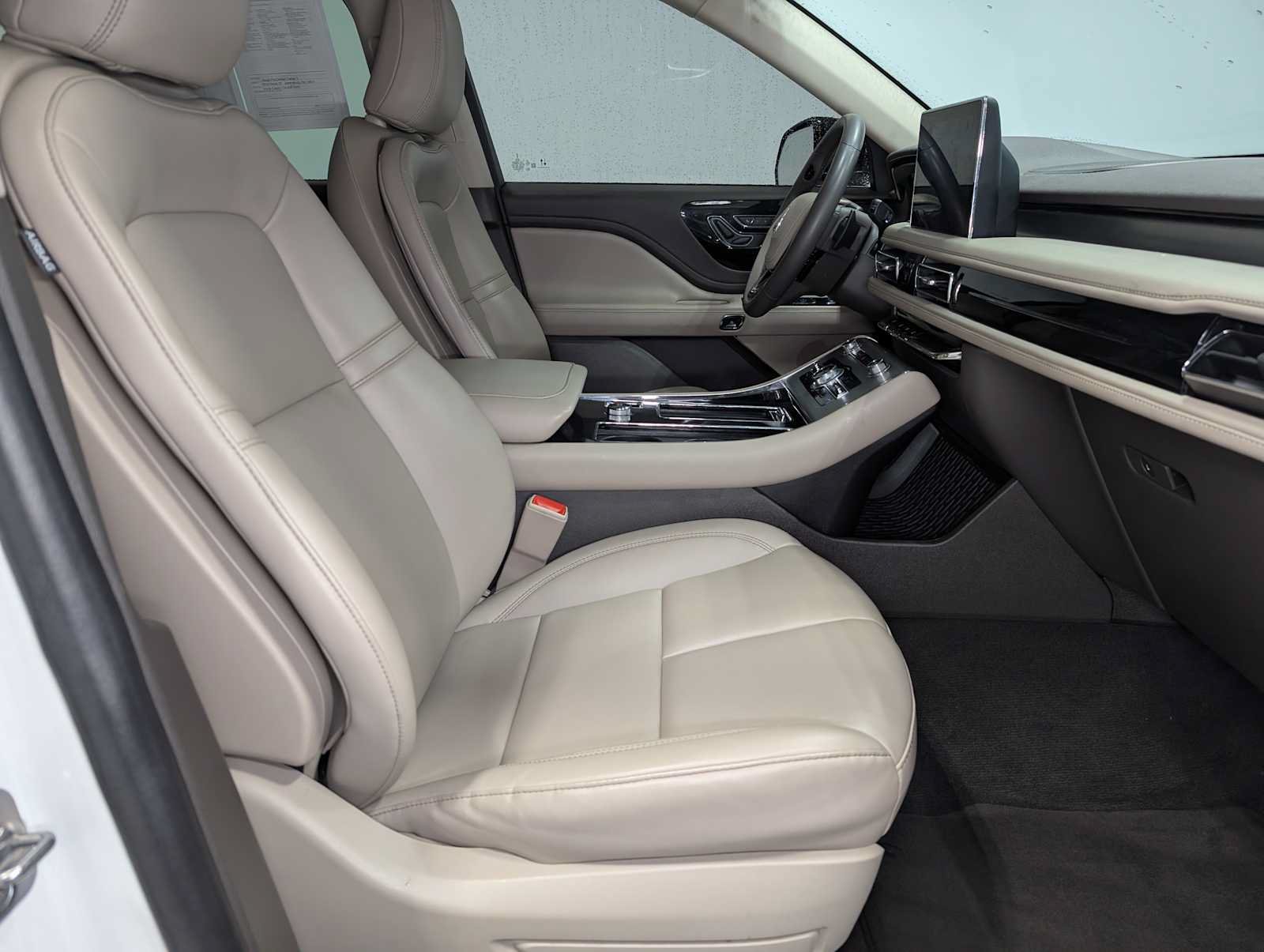 Used 2023 Lincoln Aviator AWD image 40