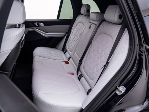 New 2026 BMW X5 xDrive50e w/ M Sport Package image 18