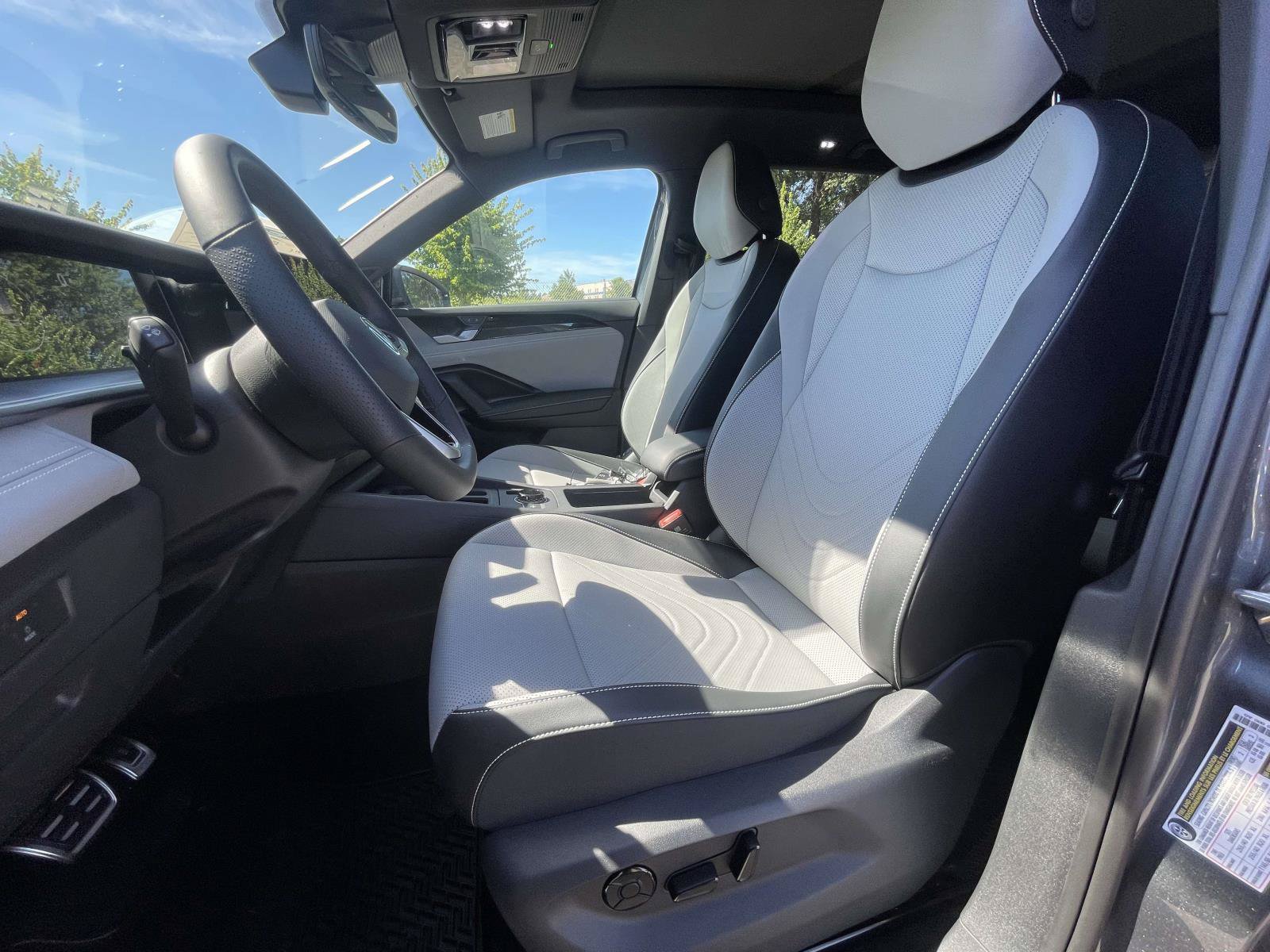 New 2026 Volkswagen Tiguan SE R-Line FWD image 19