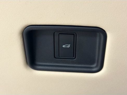Used 2023 Land Rover Range Rover SE AWD/4WD image 11