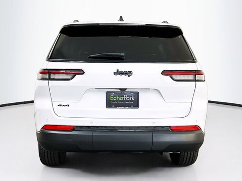 Used 2024 Jeep Grand Cherokee L Laredo image 7