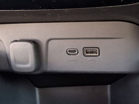 Certified 2024 Chevrolet Trax RS w/ Driver Confidence Package image 26