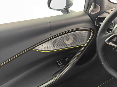 Used 2023 McLaren Artura image 23