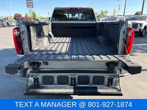 Used 2024 GMC Sierra 3500 Denali w/ Technology Package AWD/4WD image 10
