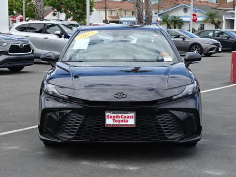 Certified 2025 Toyota Camry SE FWD image 3
