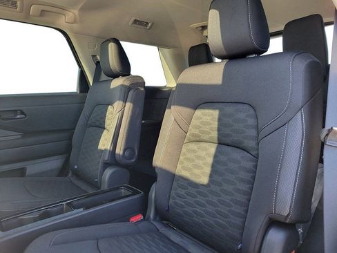 New 2025 Nissan Pathfinder SV w/ SV Premium Package image 12