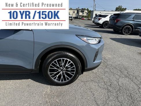 Used 2024 Ford Escape SE image 4