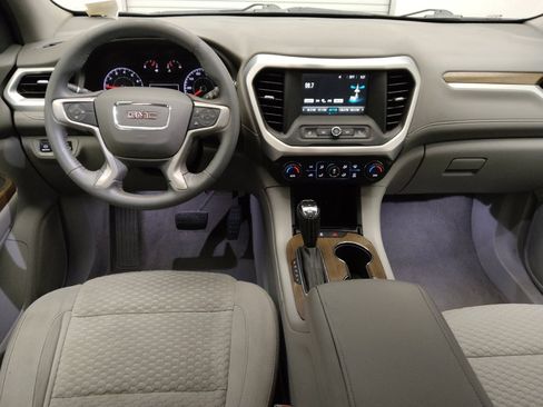 Used 2018 GMC Acadia SLE image 22