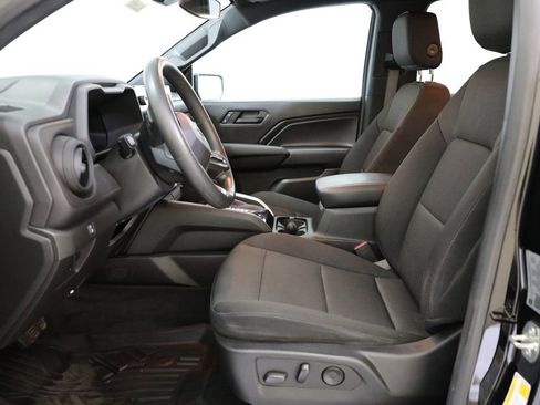 Certified 2023 Chevrolet Colorado Trail Boss w/ Technology Package AWD/4WD image 10