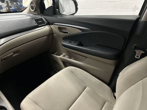 Used 2017 Honda Pilot EX image 13