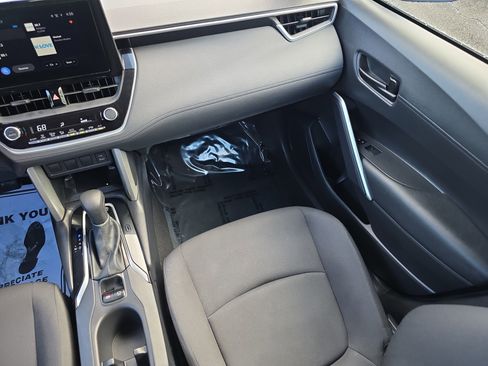 Used 2024 Toyota Corolla Cross LE image 20