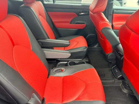 Used 2022 Toyota Highlander XSE image 32