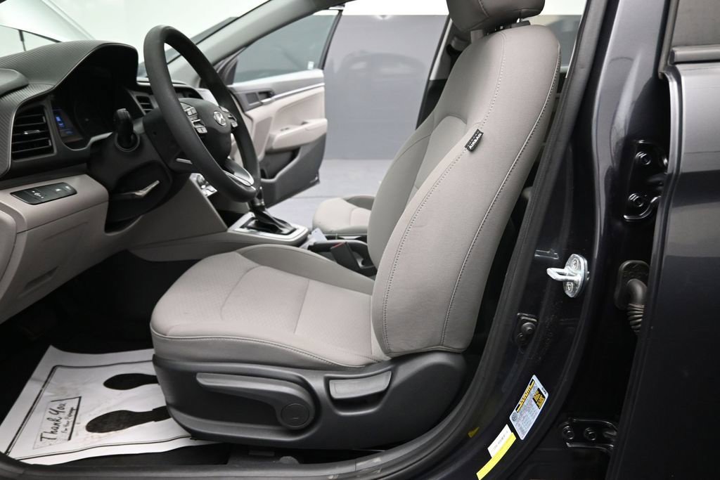 Used 2020 Hyundai Elantra SE FWD image 18