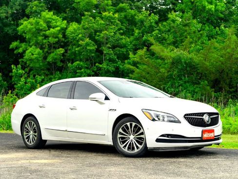 Used 2019 Buick LaCrosse Premium w/ Driver Confidence Package II FWD image 2