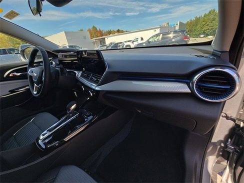 New 2025 Chevrolet Trax LT w/ Driver Confidence Package image 30